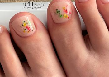 Encapsulated Flowers - perfect accompaniment for these refreshed tootsies.